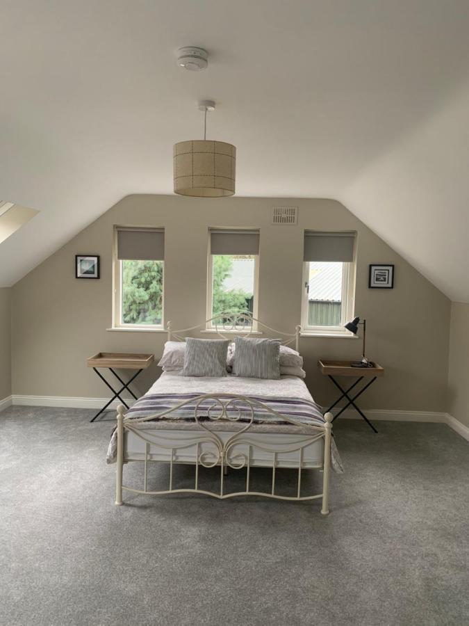 The Mews Villa Newbridge  Exteriör bild